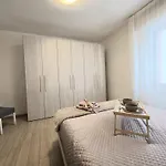 Tirana Apartment, A 50 Passi Dal Mare Rifa768 アパート ポルト・ダスコリ