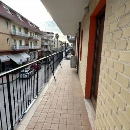 Tirana Apartment, A 50 Passi Dal Mare Rifa768 Apartamento *