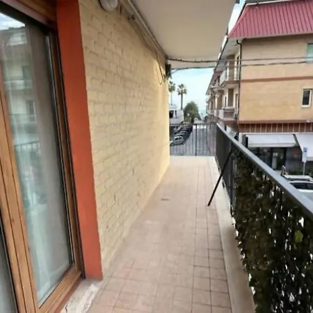 Tirana Apartment, A 50 Passi Dal Mare Rifa768 *