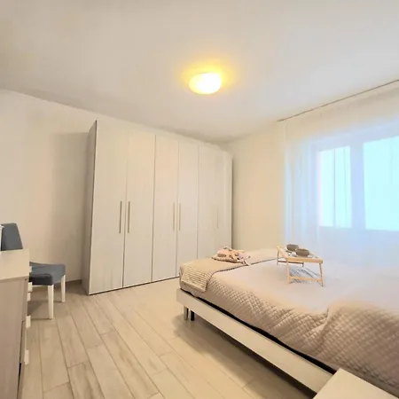 Tirana Apartment, A 50 Passi Dal Mare Rifa768 *