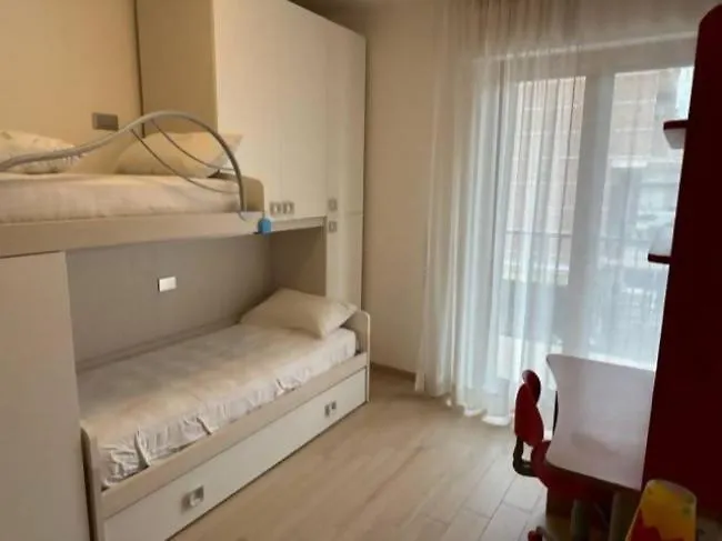 Tirana Apartment, A 50 Passi Dal Mare Rifa768