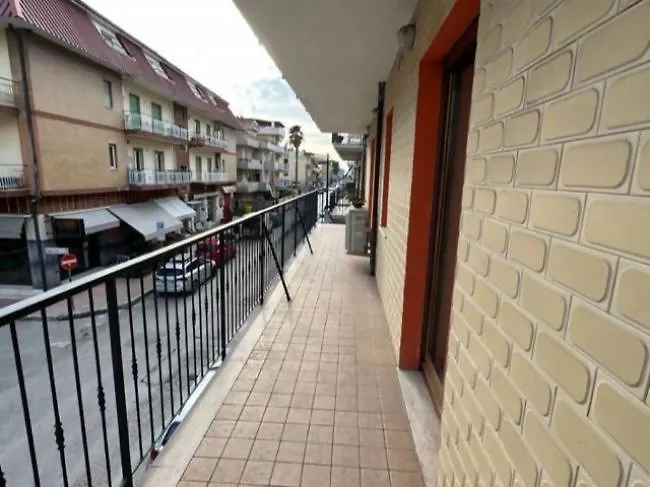 Tirana Apartment, A 50 Passi Dal Mare Rifa768 Apartamento *