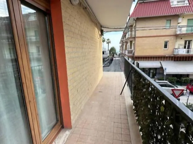 Tirana Apartment, A 50 Passi Dal Mare Rifa768 *