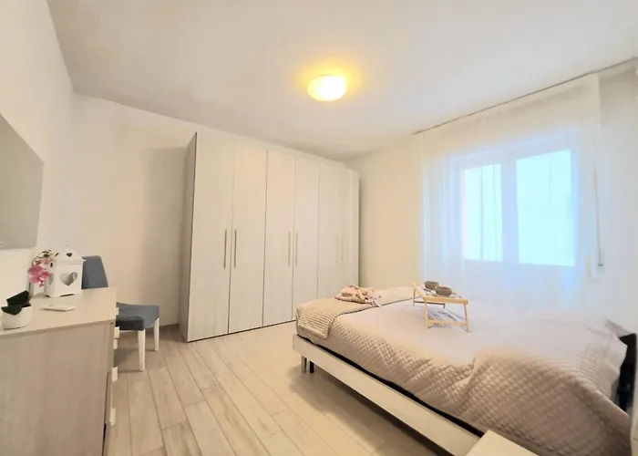 Tirana Apartment, A 50 Passi Dal Mare Rifa768 *